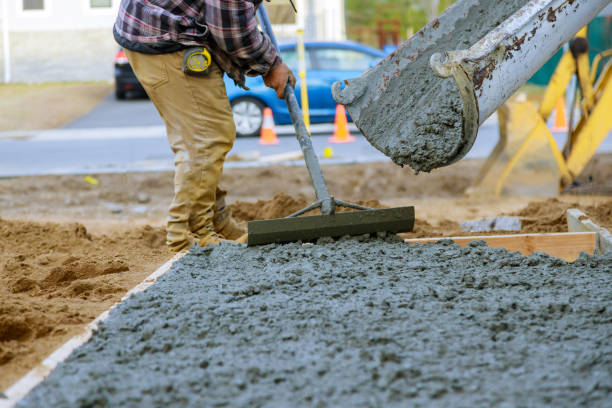 Best Commercial Concrete Services in Dike, IA